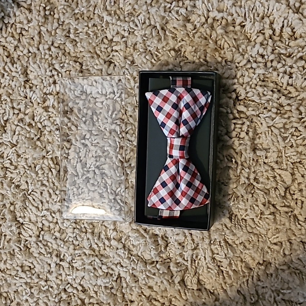 NWB Van Heusen bowtie